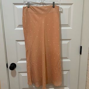 Consignment Find/ C: Peach/White/ S: Large